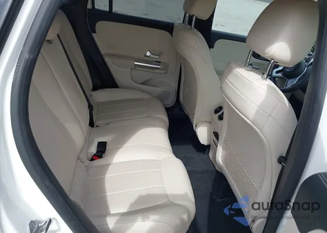 2021 Mercedes-Benz Gla 250 z USA, uszkodzony, nr VIN W1N4N4GB2MJ253105